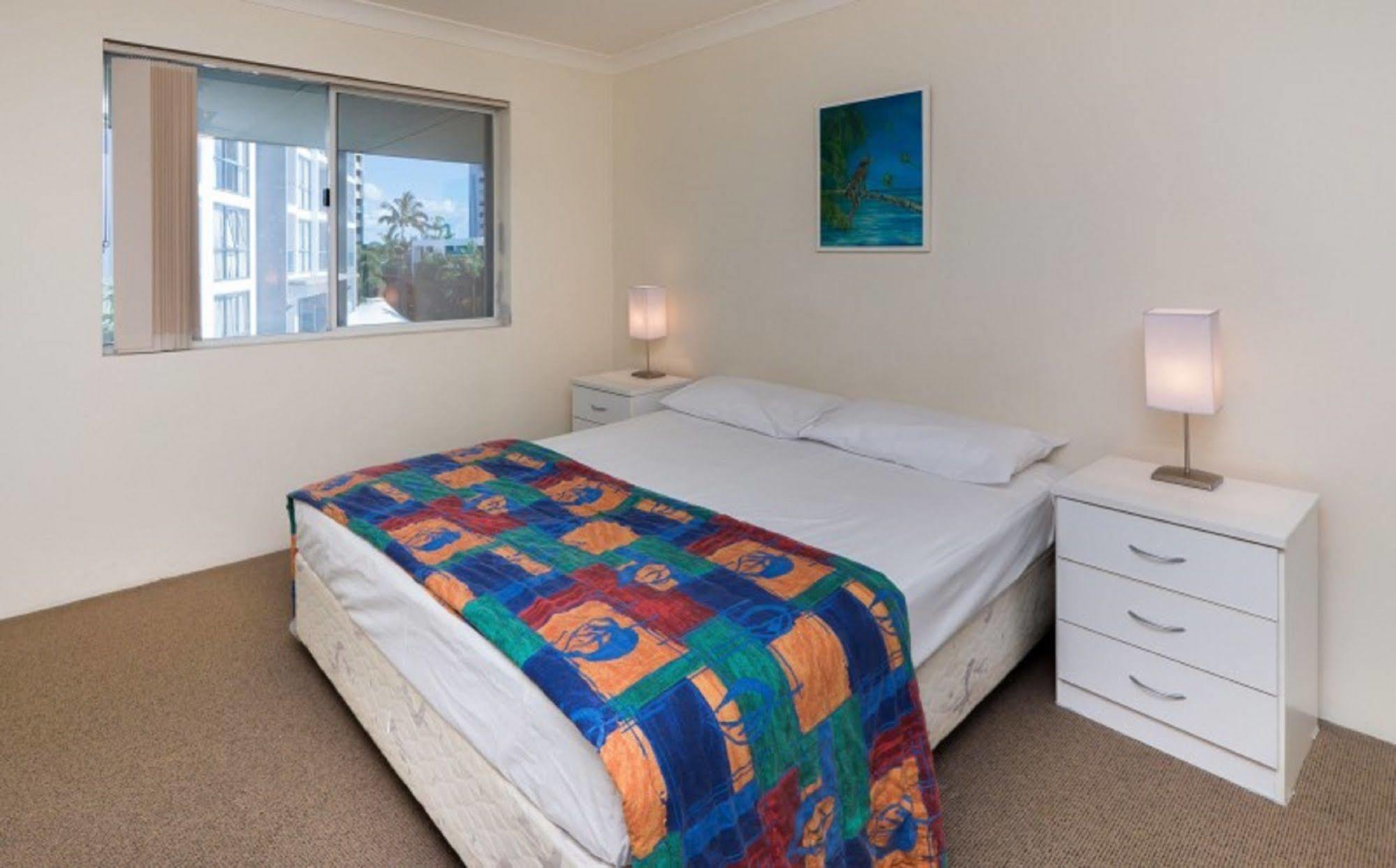 Surfers Tropique Holiday Apartments Гоулд Коуст Екстериор снимка