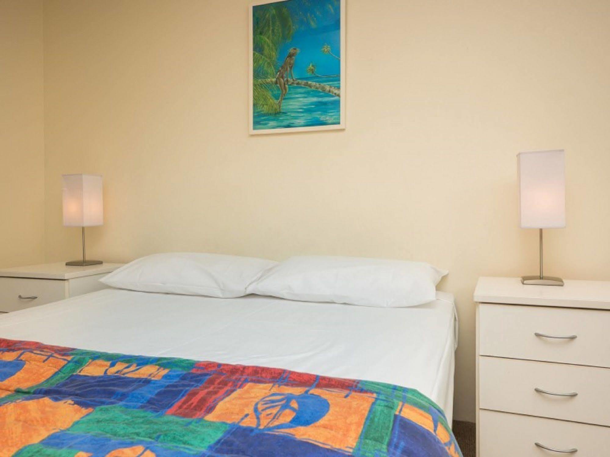 Surfers Tropique Holiday Apartments Гоулд Коуст Екстериор снимка